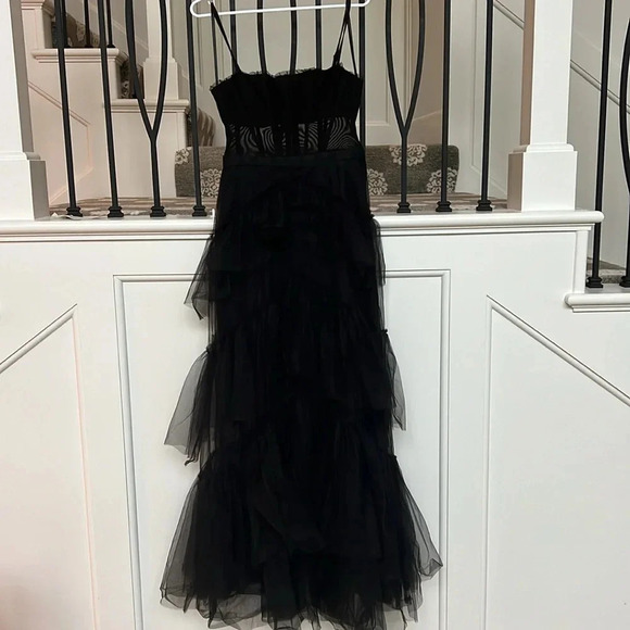 BCBGMAXAZRIA Women’s  Oly Tiered Ruffle Tulle Black Evening Gown in size 6 - Picture 4 of 8